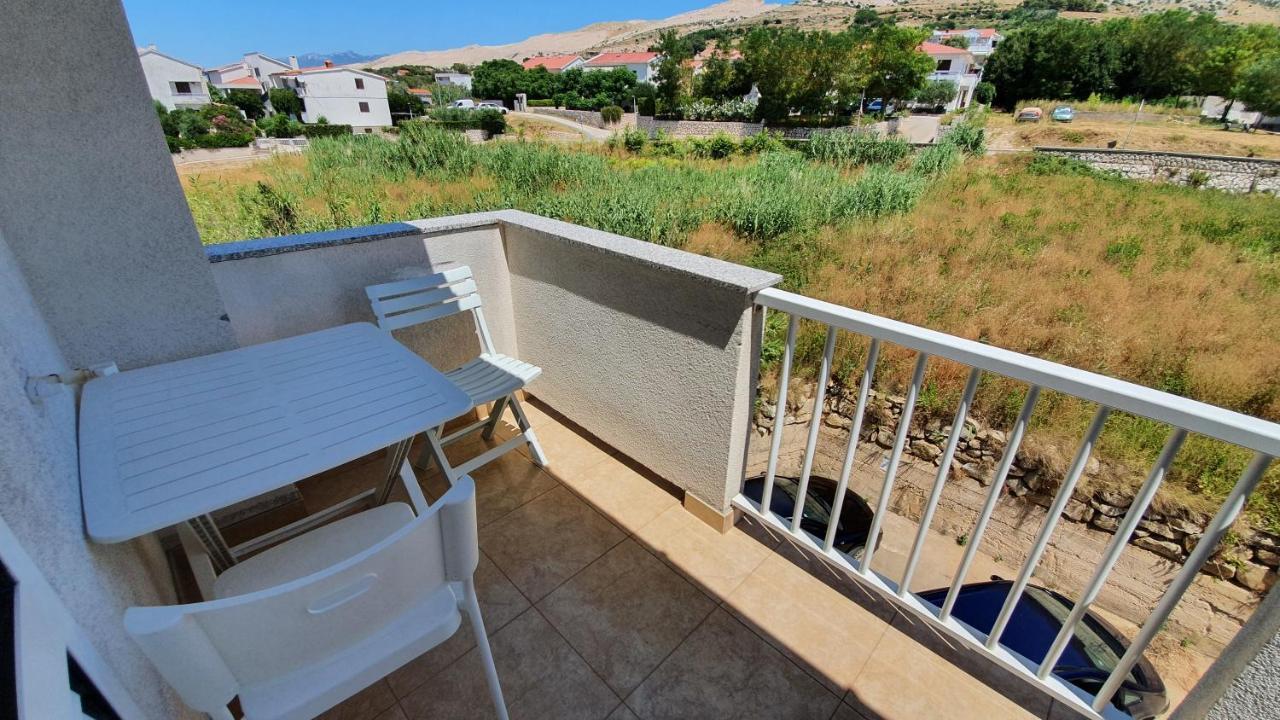 Apartments Miki Pag Town Exterior photo